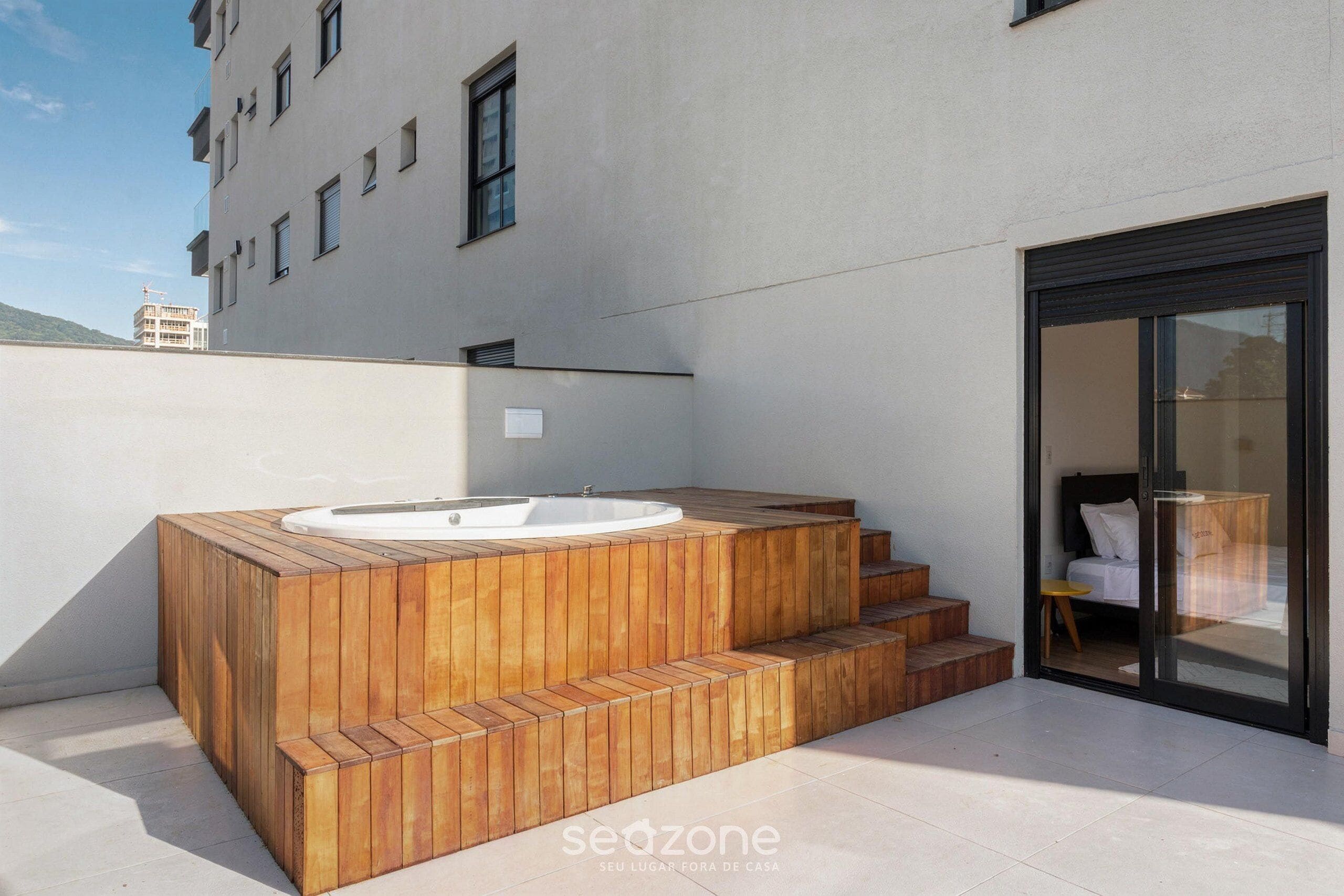 Basic Apartment | Terrace/patio