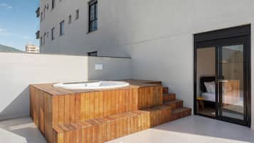 Basic Apartment | Terrace/patio