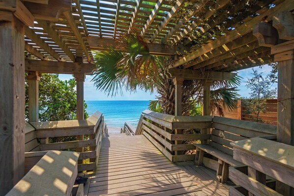 Property grounds - Butterfly Cottage | 4 Bikes | Dog Friendly (Santa Rosa Beach)