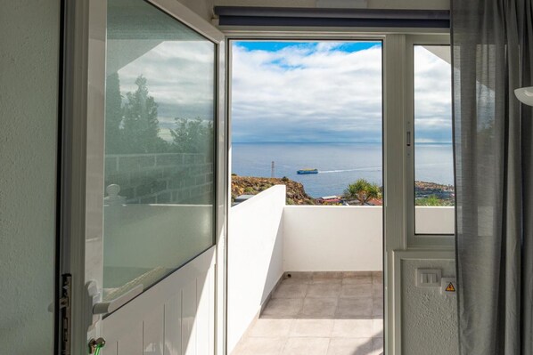 Unclassified image, 1 of 20, button - Apartment 'Vivienda Vacacional Tinisagua' with Sea View, Private Terrace and Wi-Fi (Breña Alta)