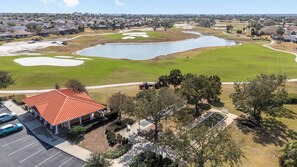 Golf - Your Villages Escape - Prime Location - Fenced Yard - Relaxing Lanai (The Villages)