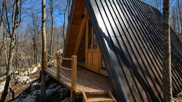 Bungalow Tradizionale | Una scrivania, postazione laptop, Wi-Fi gratuito