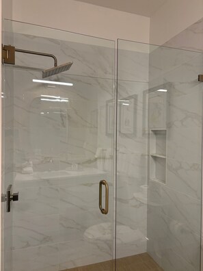 Shower, hair dryer, towels, shampoo - The Inn at Seacrest Beach Unit 207 (Alys Beach)