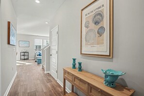 4 bedrooms, travel cot, WiFi - Sea Star Cove on Main Street (North Myrtle Beach)