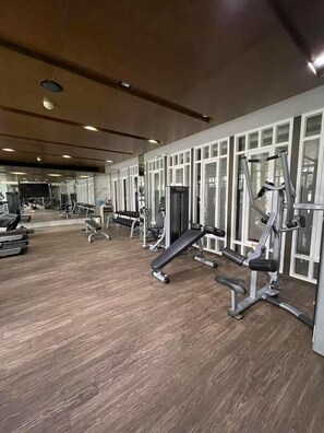 ห้องสตูดิโอสวีท, วิวสระว่ายน้ำ | ฟิตเนส