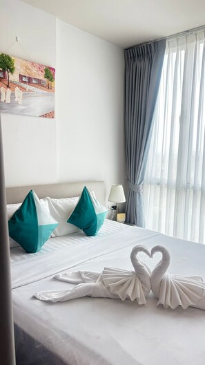 Desk, iron/ironing board, free WiFi - The Base Downtown Phuket By Ploy (Wichit)