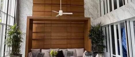 Sala de estar en el lobby