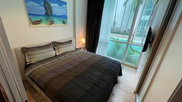 Studio Suite, Pool View