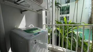 Studio Suite, Pool View