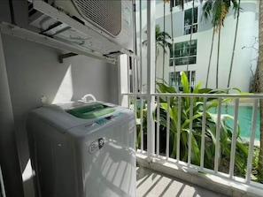 Studio Suite, Pool View - The Base Downtown Phuket By Ploy (Wichit)