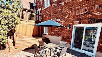 Apartment, 2 Bedrooms, Balcony | Outdoor dining