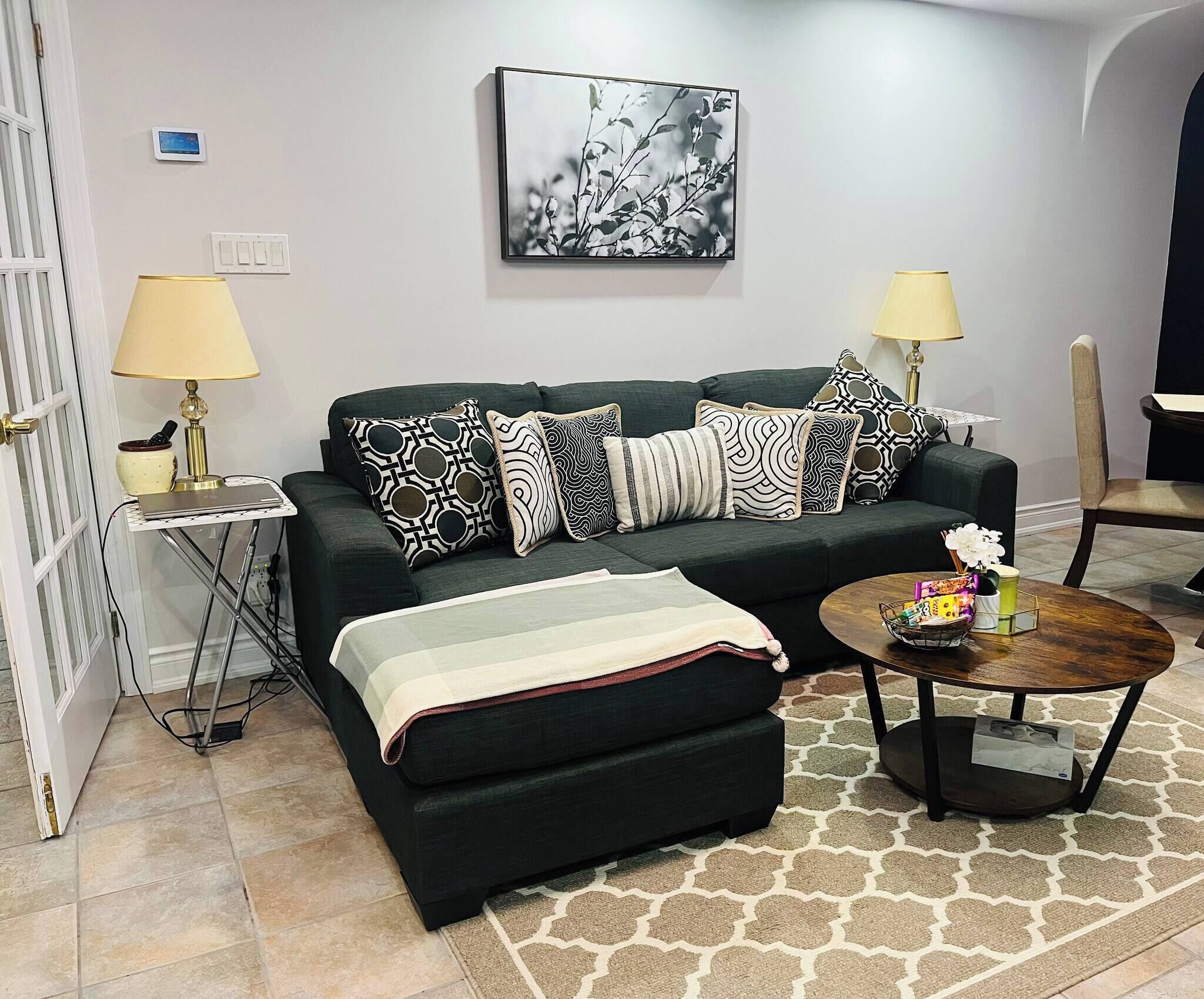 Apartment, 2 Bedrooms, Balcony | Living area | Books