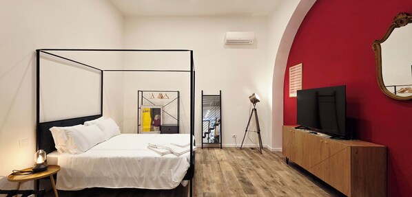 Unclassified image, 1 of 21, button - Vrbo Property (Roma)