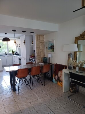 Dining - Seaside apartment (Sète)