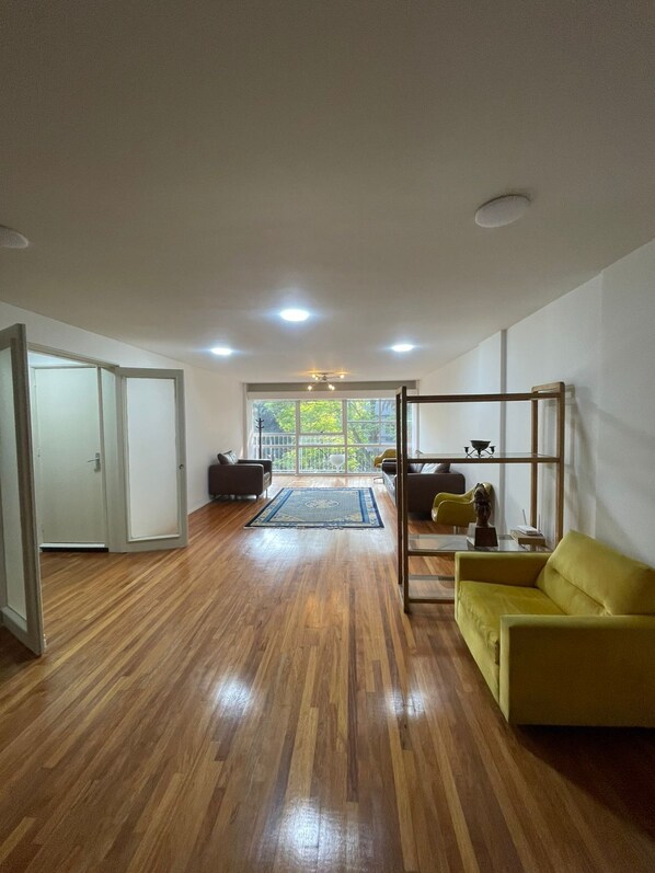 Unclassified image, 1 of 13, button