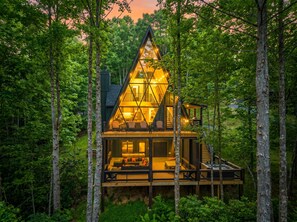 Exterior - NEW Epic A-Frame: Creek • HotTub • FirePit • Games (Epworth)