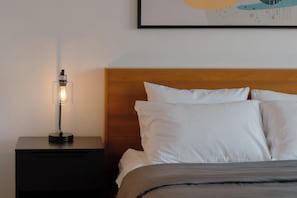 Deluxe Penthouse | Desk, laptop workspace, iron/ironing board, free WiFi