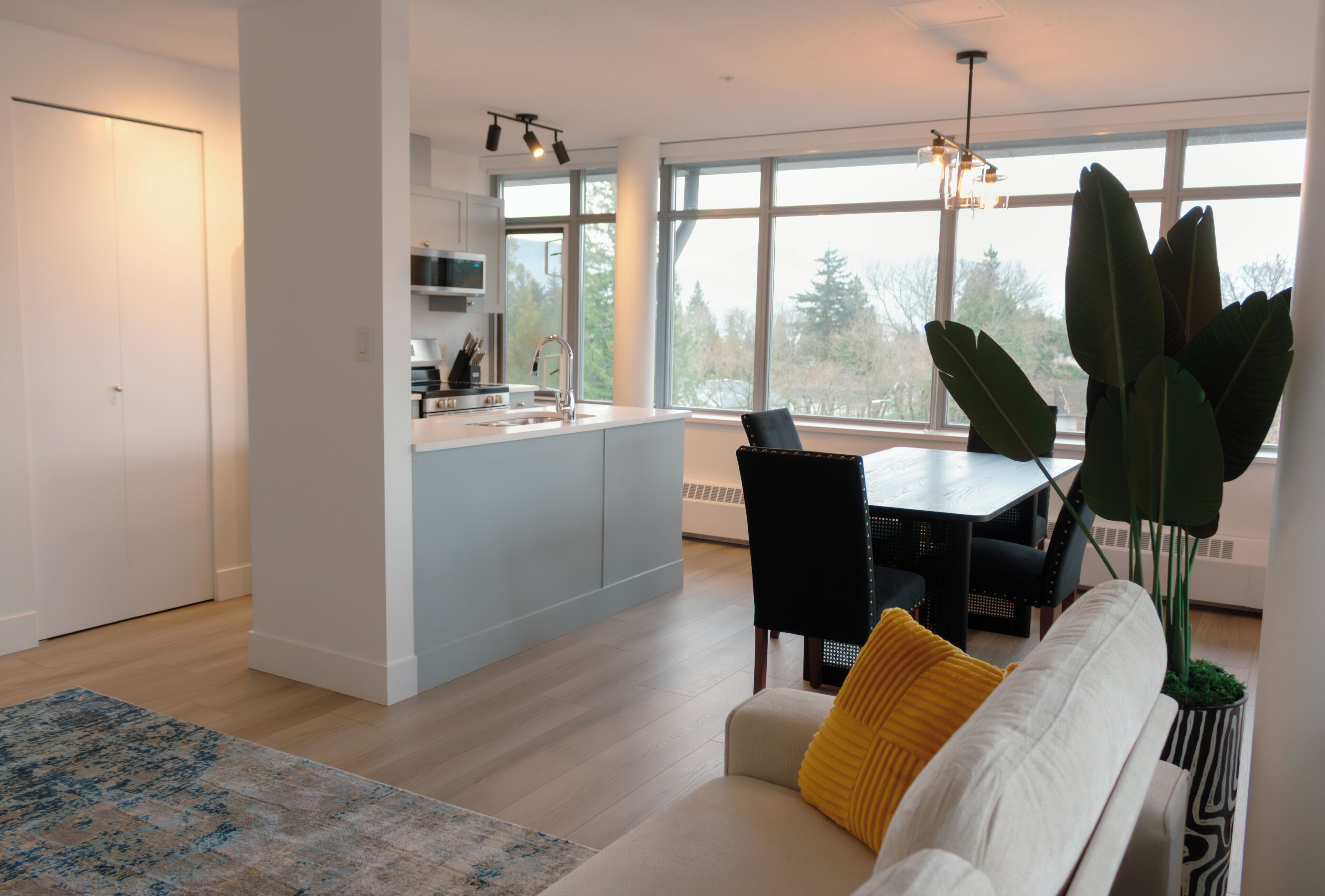 Deluxe Penthouse, City View | Interior