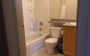 Penthouse, Ocean View | Bathroom | Hair dryer, towels, soap, shampoo