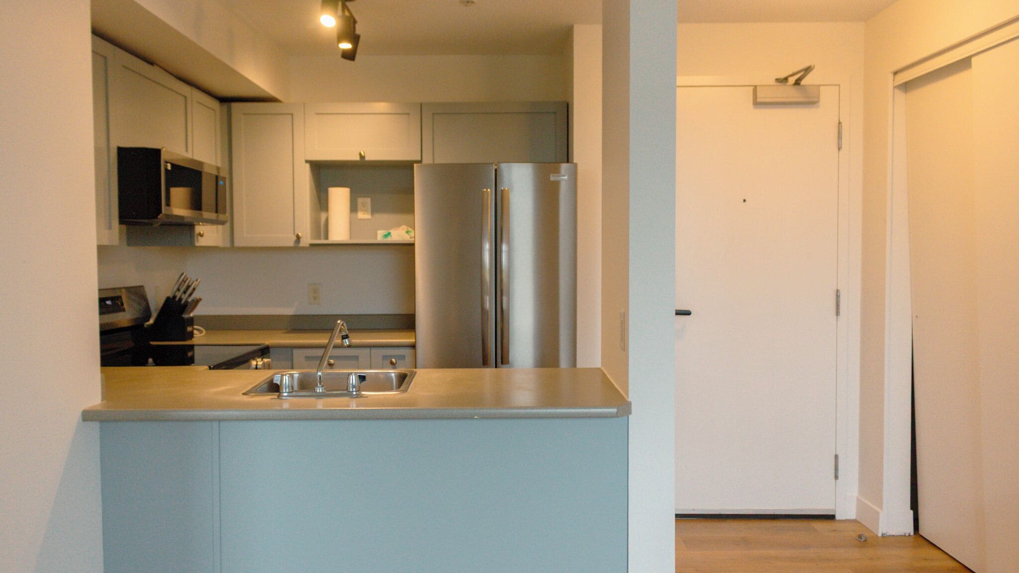 Economy Apartment, 3 Bedrooms | Living area