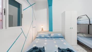 1 slaapkamer, een strijkplank/strijkijzer, wifi, beddengoed