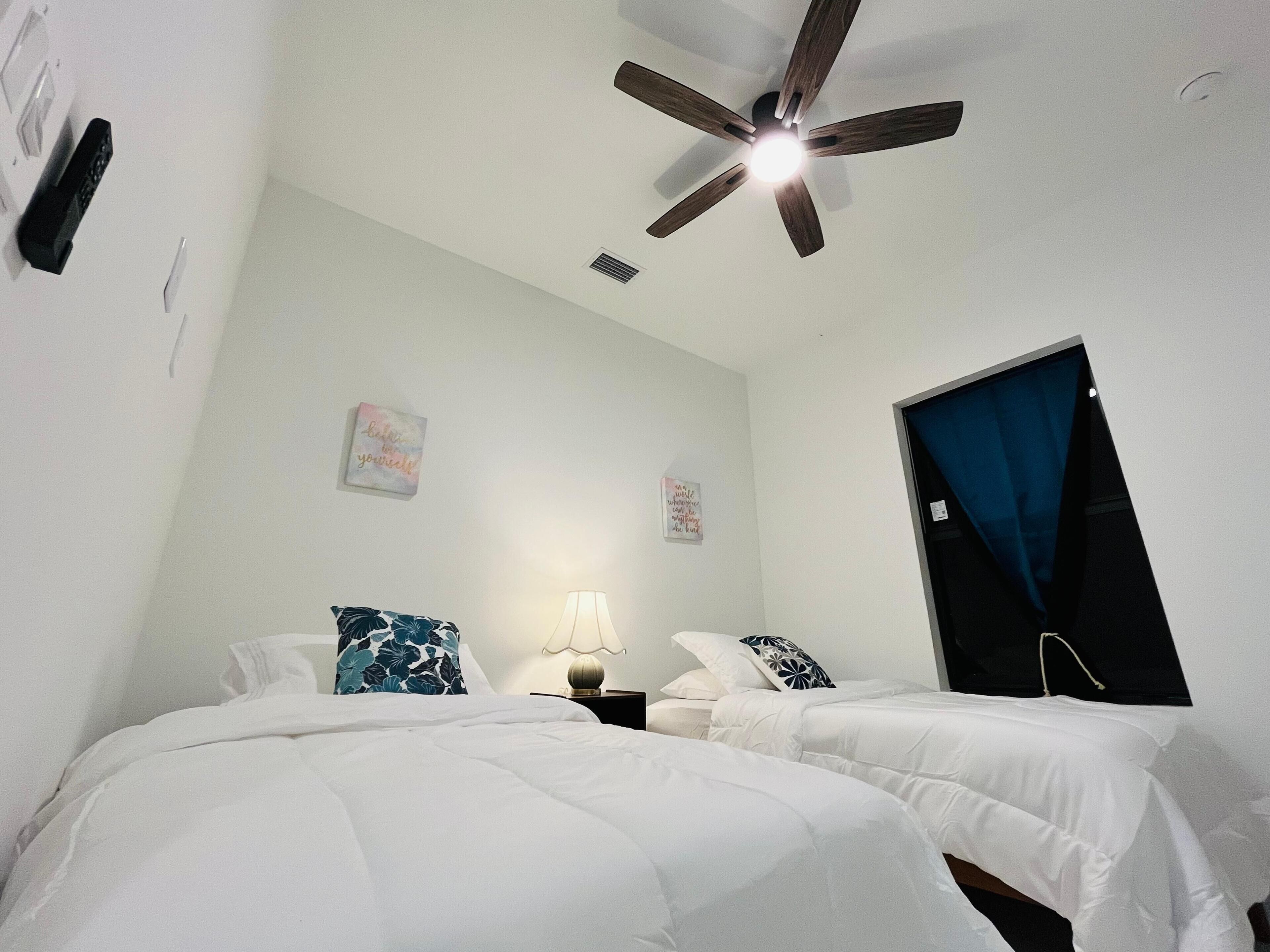 Casa Encanto, Your Home Away From Home. - Lehigh Acres