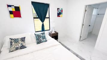 3 bedrooms, desk, iron/ironing board, WiFi