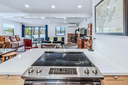 End-Unit + Golf Course Views | Windsor Village #3E