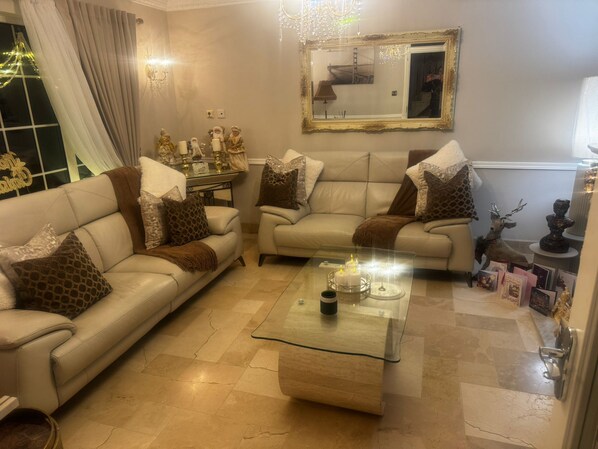 Shared Dormitory, 1 Bedroom, Smoking, Patio | Living room - Room-dernvale House -double Room - Sleep (Emyvale)