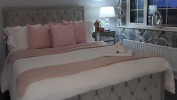 Shared Dormitory, 1 Bedroom, Smoking, Patio | 1 bedroom