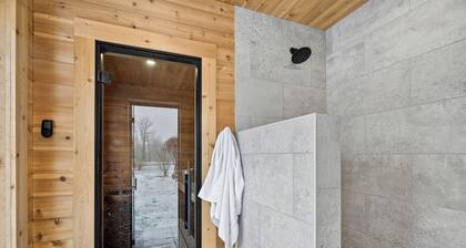 Cozy Collingwood Farmhouse, With Sauna