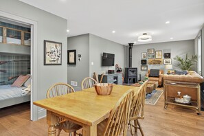 Unclassified image, 2 of 43, button