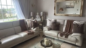 Shared Dormitory, 1 Bedroom, Smoking, Patio | Living room - Room-dernvale House - Double Room Sleeps (Emyvale)