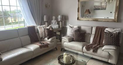 Room-dernvale House - Double Room Sleeps