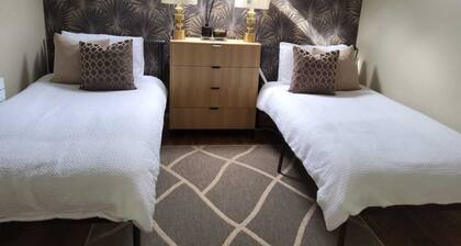 Room-dernvale House - Double Room Sleeps