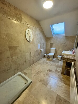 Dormitorio compartido, 1 habitación, fumadores, patio | Baño