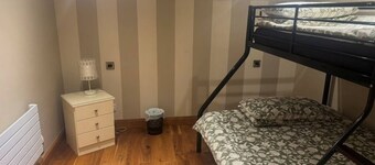 Room-dernvale House - Double Room Sleeps