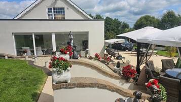 Shared Dormitory, 1 Bedroom, Smoking, Patio | Outdoor dining