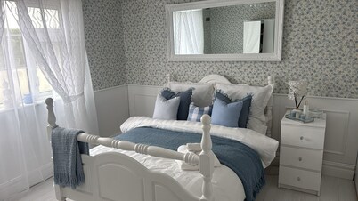 Room-dernvale House -double Room Sleeps