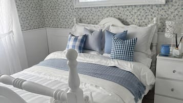 Shared Dormitory, 1 Bedroom, Smoking, Patio | 1 bedroom