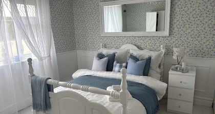 Room-dernvale House -double Room Sleeps