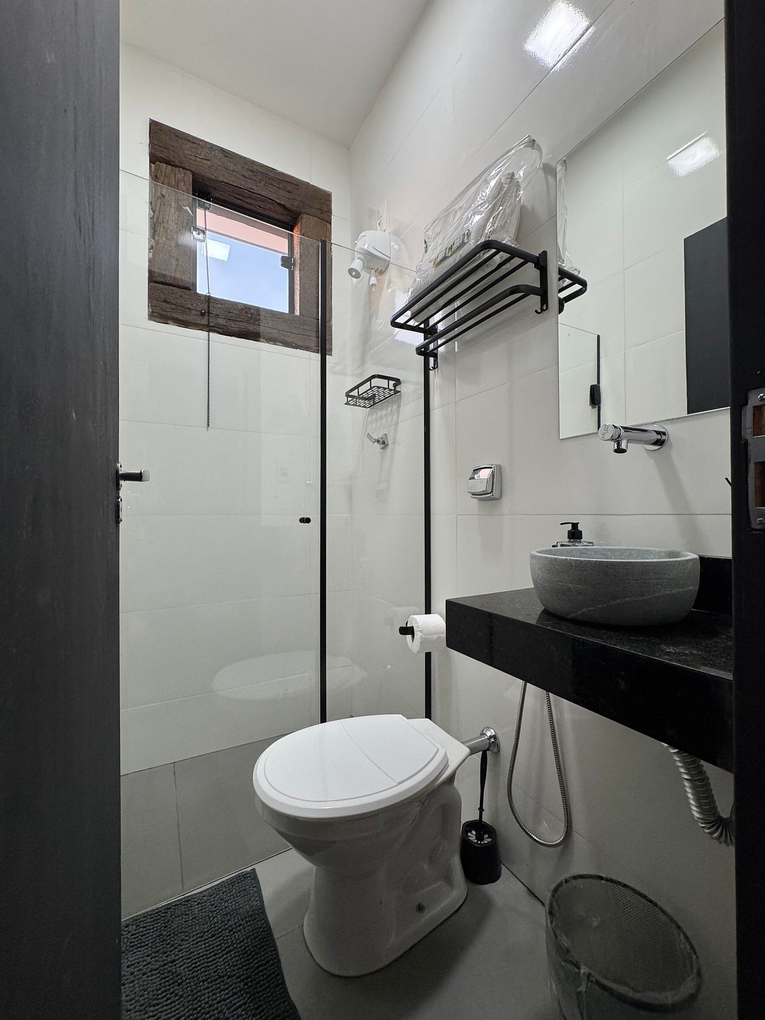 Standard Suite | Bathroom | Shower, free toiletries, towels, soap