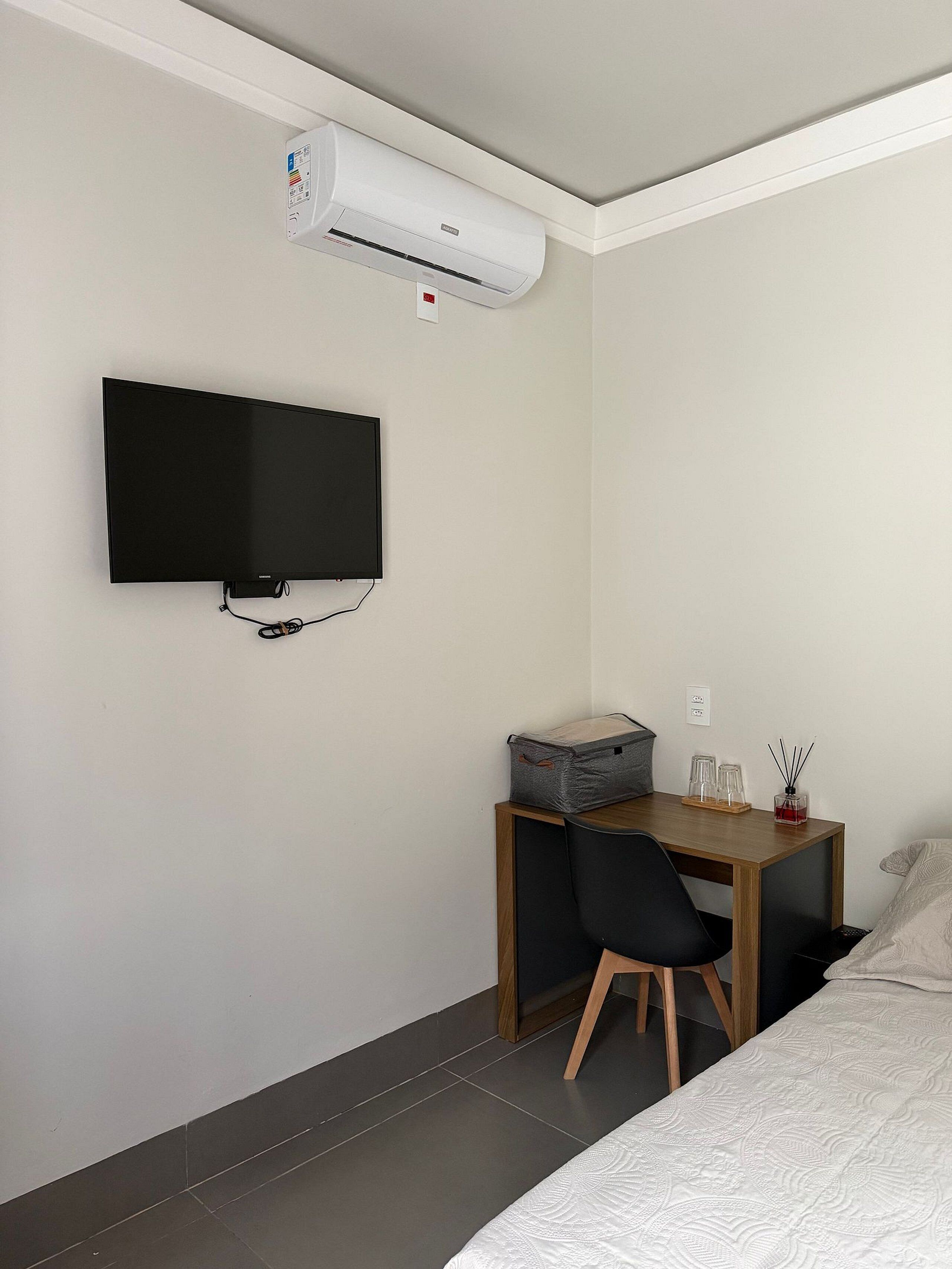 Economy Suite, Courtyard View | Hypo-allergenic bedding available, desk, laptop workspace