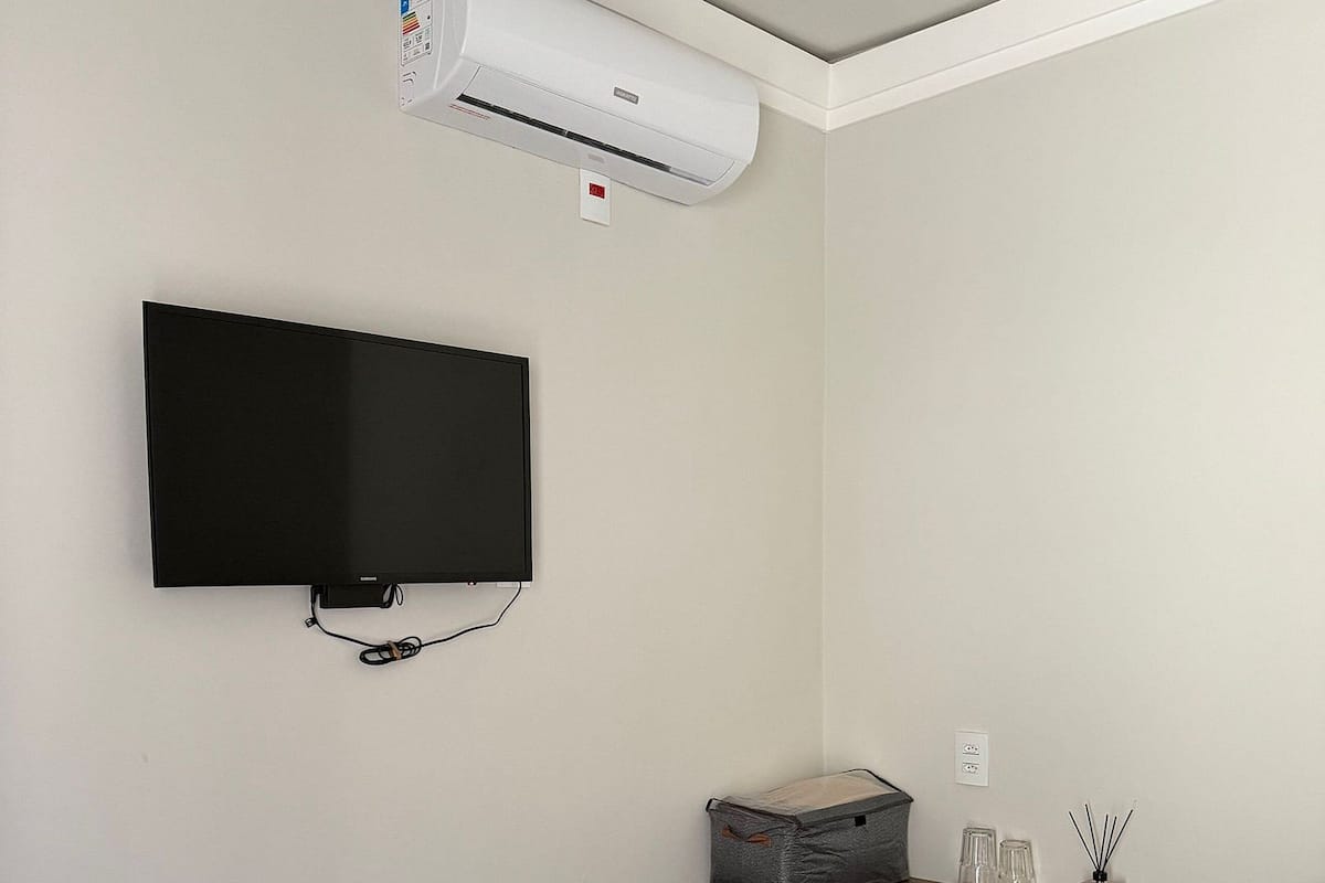 Economy Suite, Courtyard View | Hypo-allergenic bedding available, desk, laptop workspace