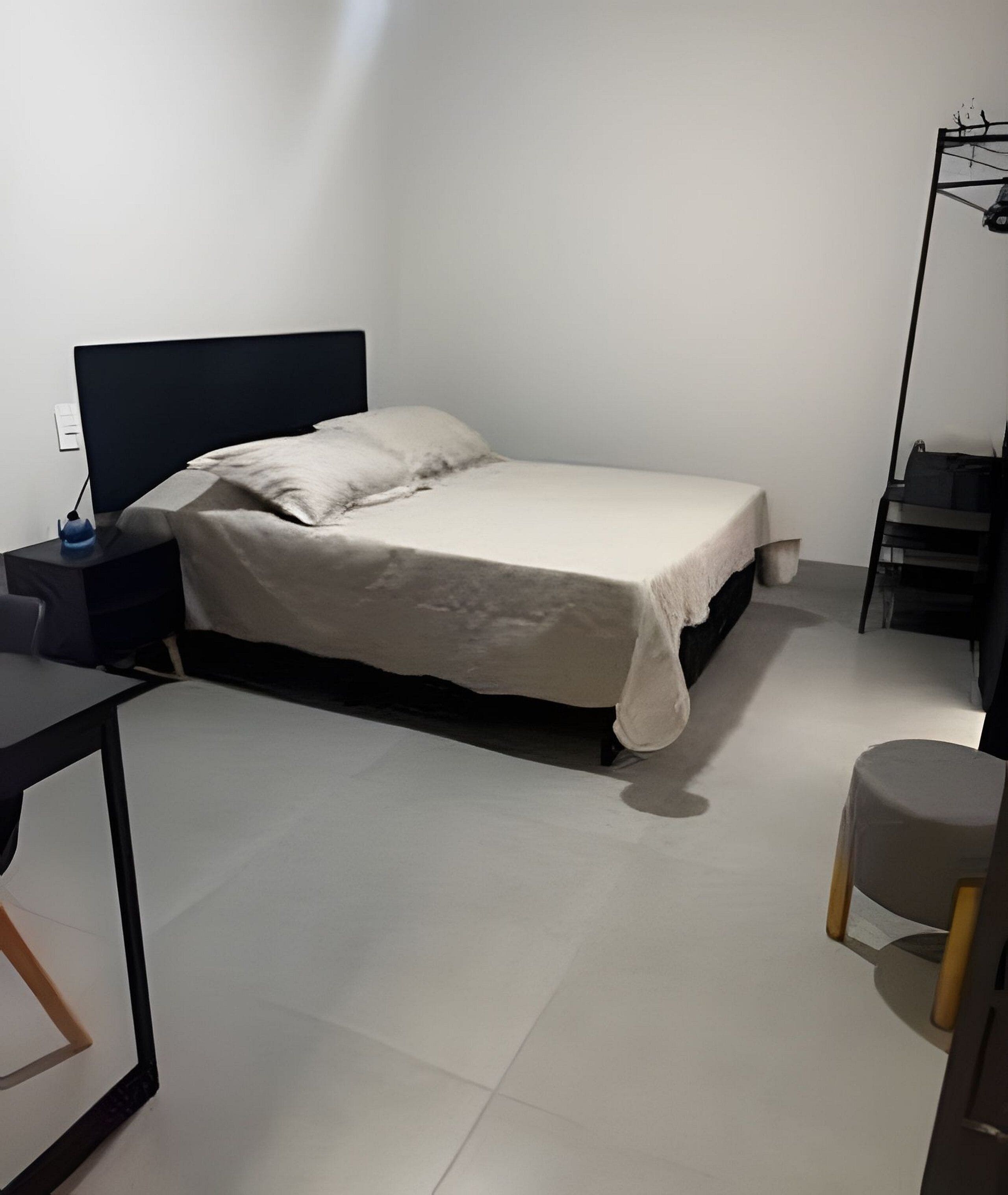 Comfort Suite, Courtyard View | Hypo-allergenic bedding available, desk, laptop workspace