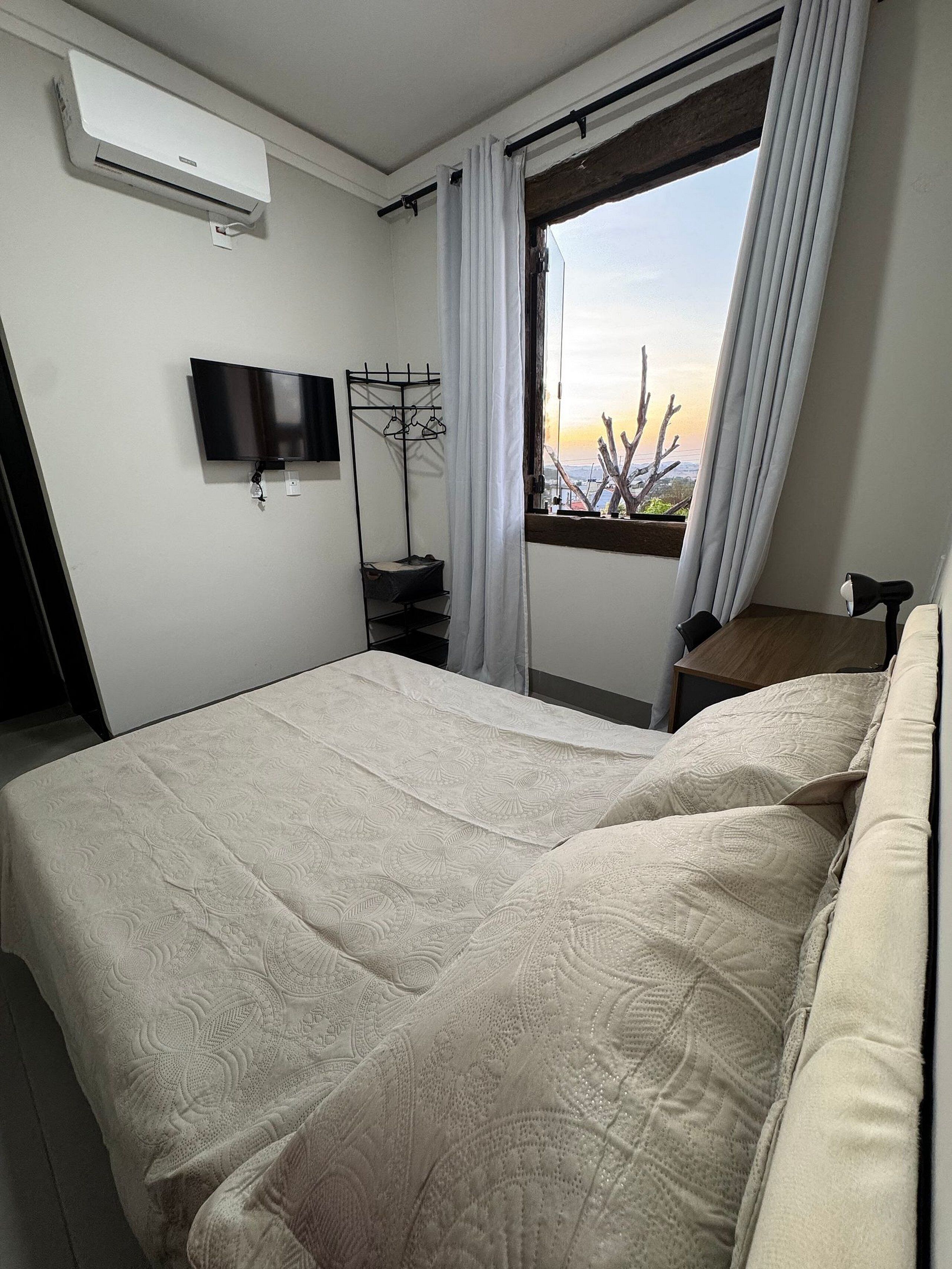 Standard Suite, Courtyard View | Hypo-allergenic bedding, desk, laptop workspace, blackout curtains