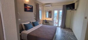 1 habitación, tabla de planchar con plancha, wifi y ropa de cama 
