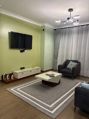 Living area - Elegant Home Away From Home (Munyonyo)