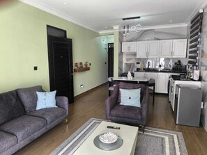 Living area - Elegant Home Away From Home (Munyonyo)