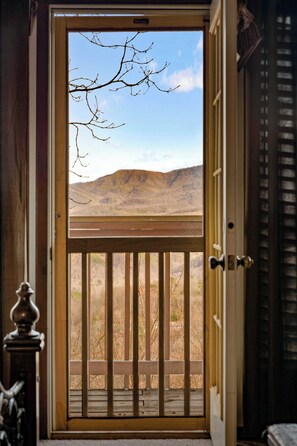 Interior - Skyline Ridge • Spectacular Views | Hot Tub | BBQ (Gatlinburg)